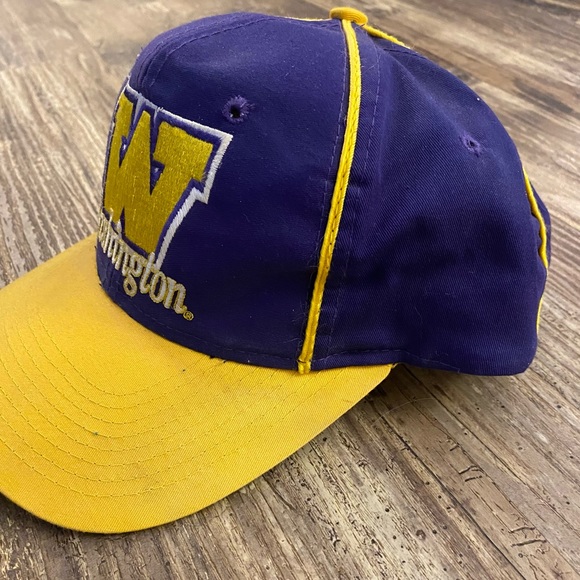 Vintage 1990s Washington Huskies Snapback Hat - Picture 6 of 9